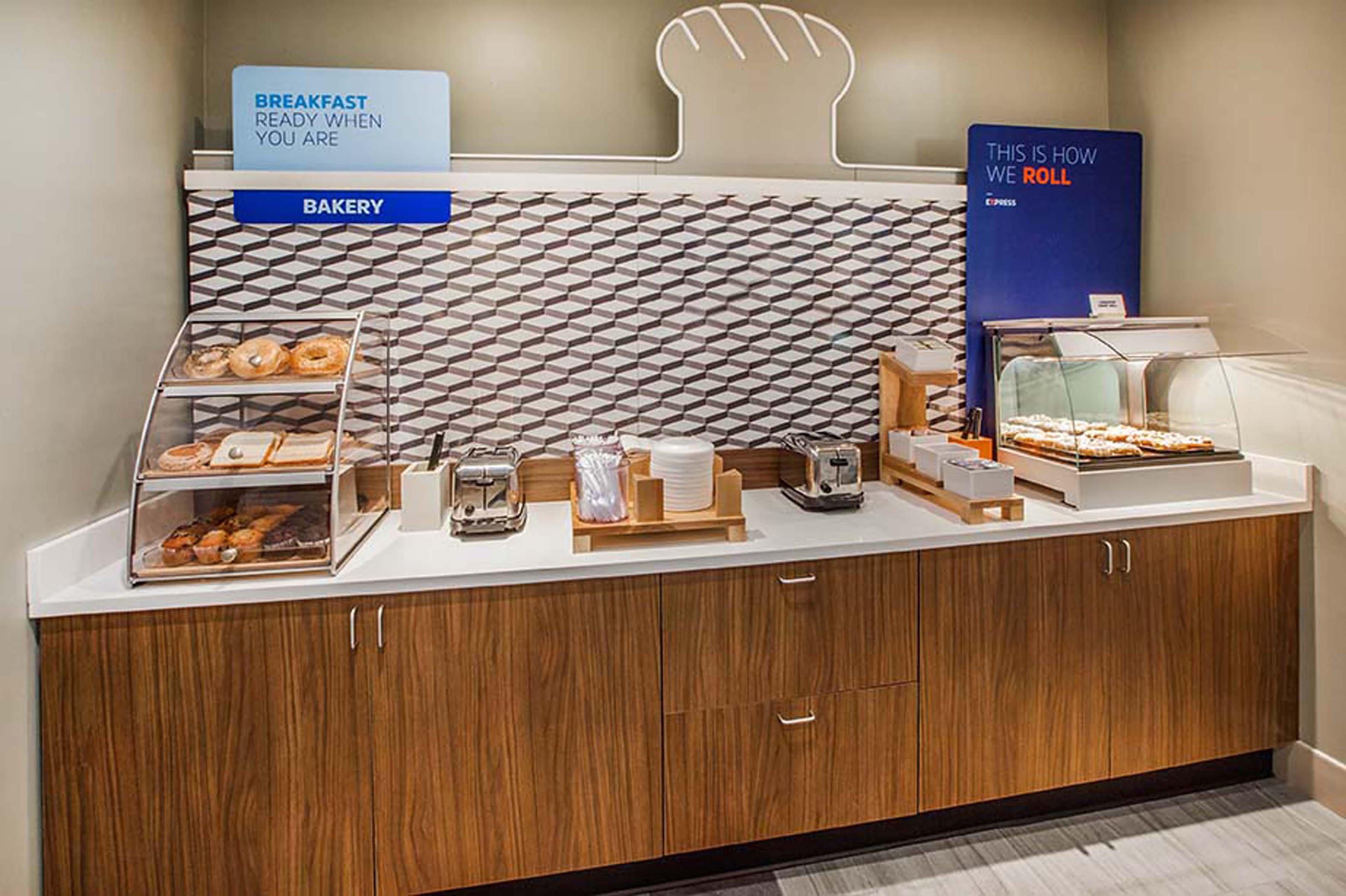 Holiday Inn Express Hotel & Suites Goldsboro - Base Area By Ihg Luaran gambar